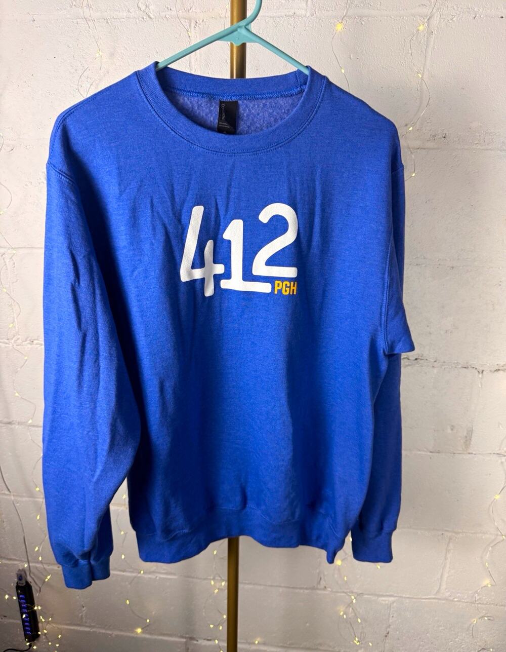 port & company men’s M 412 PGH Pittsburgh PA blue crewneck fleece sweatshirt